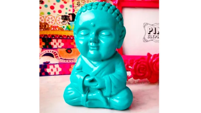 Calma, ante todo calma. Buda te trae paz durante los momentos cruciales del encuentro.