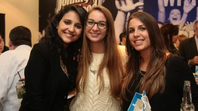 Pierna de pechochas: Marian Russo (InfoNegocios), Chumi Lorenzón (Indonesia) y Verónica Fadul (Torres & Asoc.).