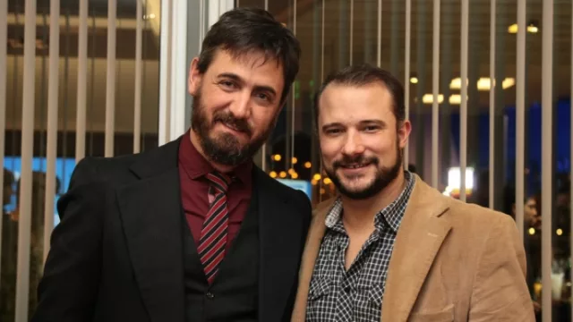 Marcos Francisca (Constantino) y Guillermo Gallará (Carta de Vinos), chin, chin…