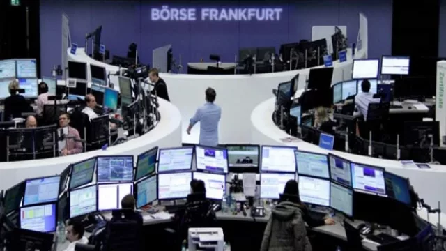 Eventual salida de Grecia del euro arrastra a bolsas europeas