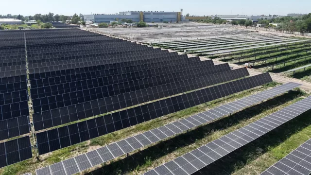 Stellantis ya produce con energía solar en Córdoba (US$ 100 millones invertidos)