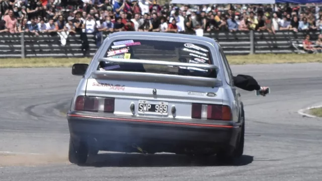 Gauchito el Ford Sierra XR4 Coupé. Una muestra de que la "Raza Fuerte" no conoce de longevidad.