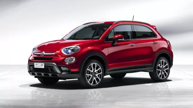 El 500X, un Cinqucento que se agrandó, estrella del stand de Fiat en el Salón 2015