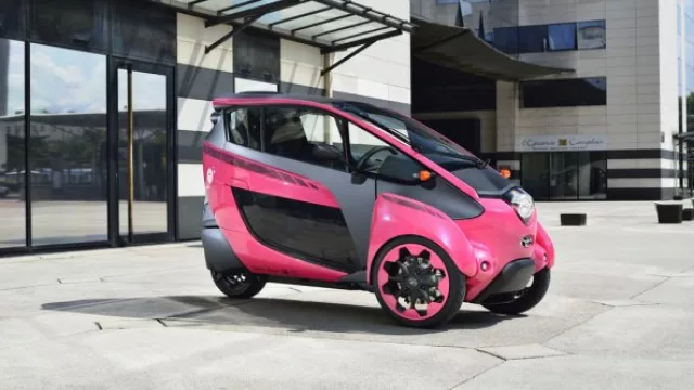iRoad, una de las apuestas de Toyota a la movilidad individual urbana: un chiche eléctrico