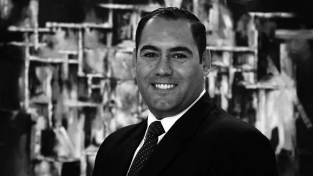 Leonardo Solca, jefe de salón