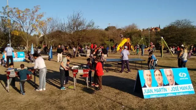 Nuevas formas de activismo político (Del metegol a las casas: todo sea por captar votos)