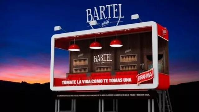 Qué idea: Brahma inaugura un bar… ¡dentro de un cartel!