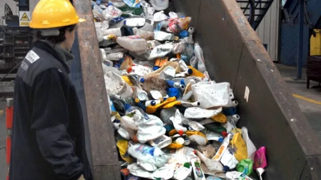Retrocendiendo en chanchetas (Mestre deroga polémico decreto por la basura)