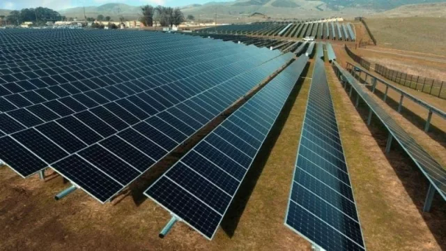 Genneia acelera su apuesta solar: triplica la potencia de su parque en Capayán y refuerza el boom renovable