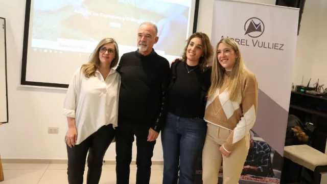 Padre y tres hijas: Cintia, Carlos, Debora (presidente de la empresa) y Karen Morel Vulliez