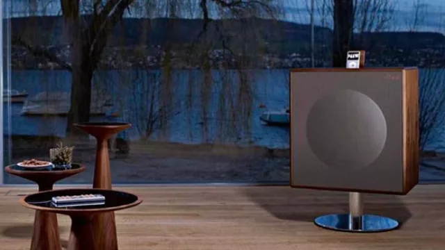 El parlante es una unidad en sí que permite reproducir música.