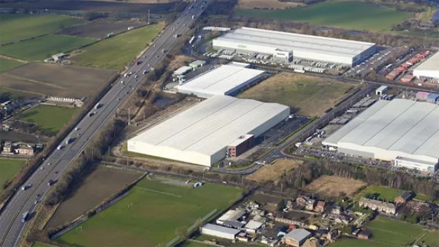 El negocio de los depósitos en la periferia de Montevideo