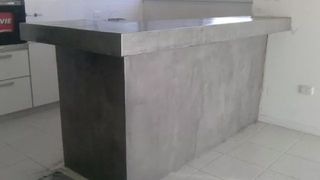 Se recomienda el uso de microcemento en muebles y piso.