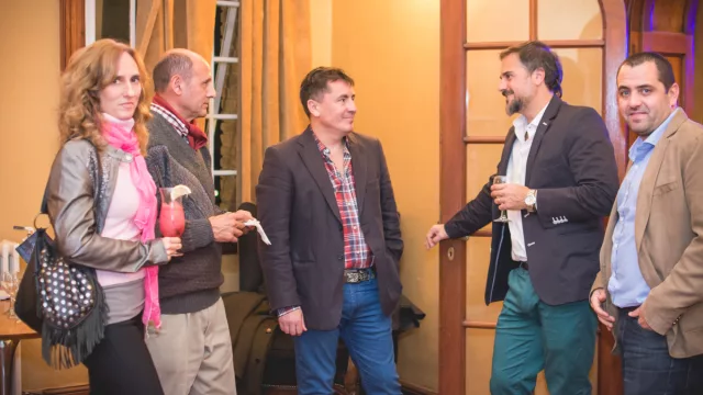 El capacitador Alberto Herrera, invitado especial de la tarde, con Iñigo Biain, Lucas Salim el dueño de casa y Martín Monforte.