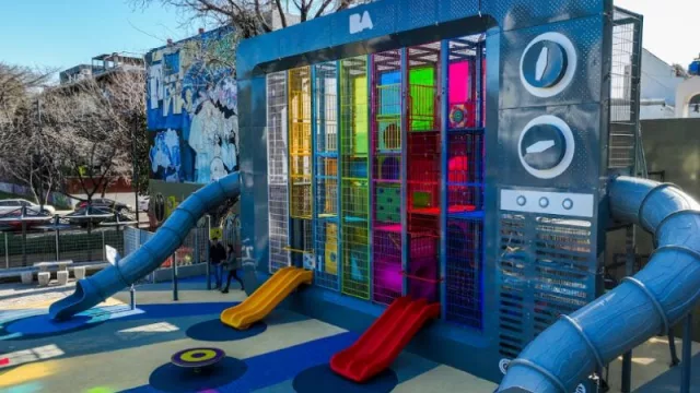 No solo son divertidos, también seguros: Crucijuegos vuelve a marcar la cancha con certificaciones IRAM (y estándares de nivel europeo)