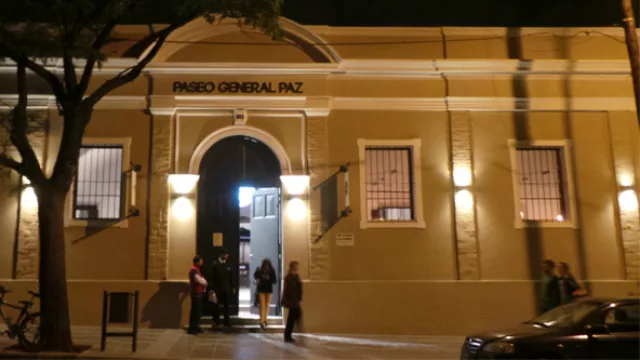 El Paseo tiene su entrada principal sobre la calle Obispo Luque, director espiritual de la Madre Catalina.