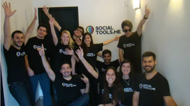 Notición: Social Tools suma Postcron