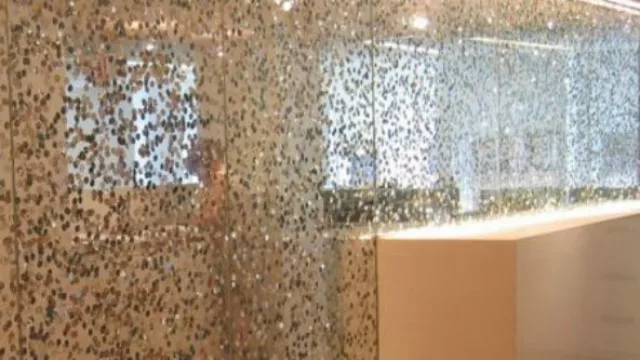 Diamantes en la pared.