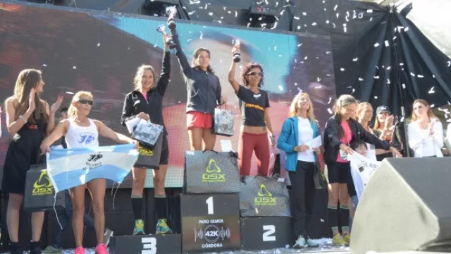 Las Ganadoras en la categoría 42 K Femenino.