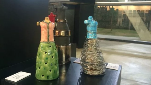 Elisa Schmidt creó estas piezas ideales para el dormitorio. Cada una cuesta $ 1.100.