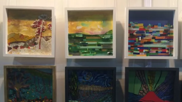 Mosaiquismo, la alternativa para incluir arte en baños o cocinas. Cuadros de Beatriz Laborde a $ 1.100 cada uno.