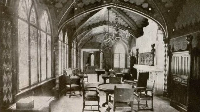 Las imágenes del interior datas de hace décadas.