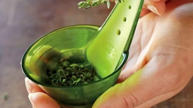 ¿Por qué hacerlo con los dedos cuando existe un gadget específico para ello?