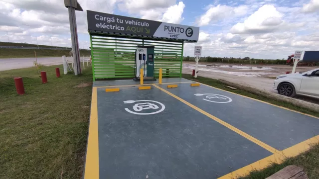 En Córdoba se venden 3 de cada 10 eléctricos del país (EPEC planea duplicar su red de carga para 2027)