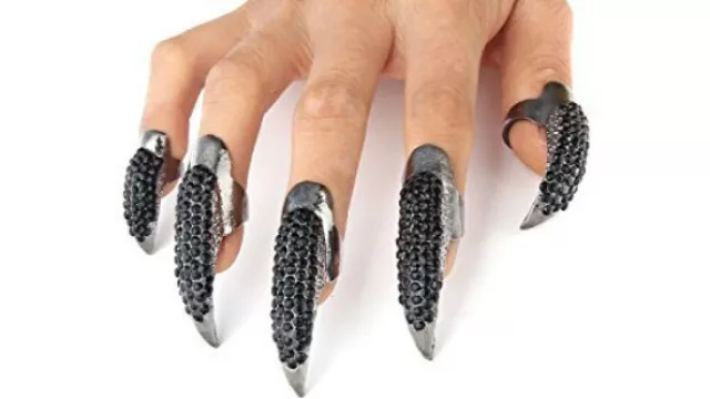 Opina que la defensa personal va más allá de las armas