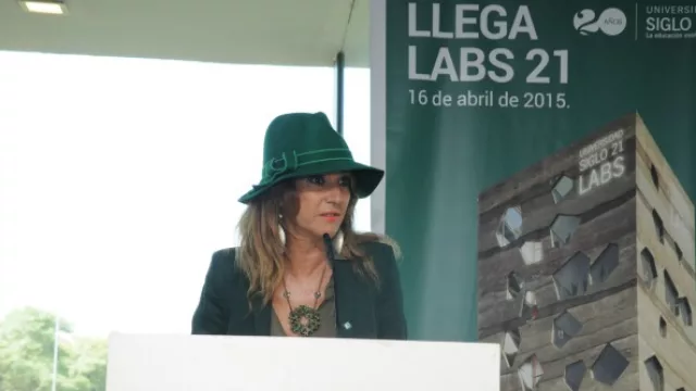 Labs 21: cascos virtuales por clases magistrales y pizarrón ($ 25 M en edificio de vanguardia)