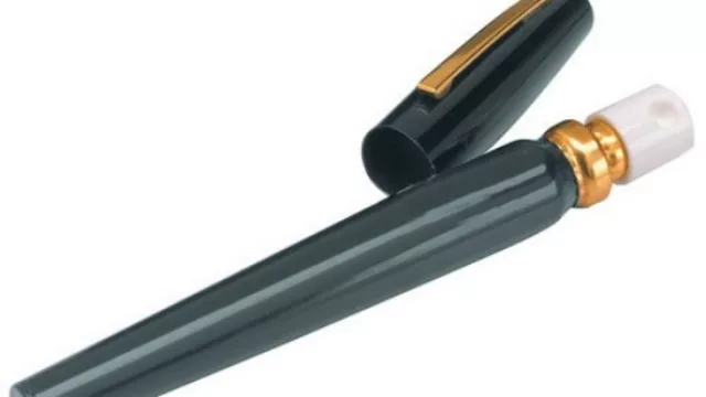 Una lapicera gas pimienta para llevar en el bolsillo del caballero y cartera de la dama. (Disponible en MercadoLibre a $ 269).