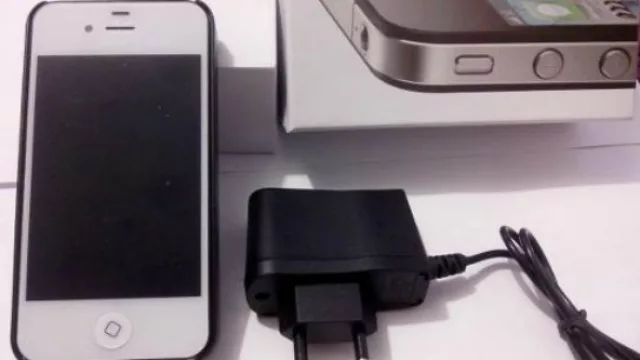 Un iPhone que hace de picana eléctrica. (Disponible en MercadoLibre a $ 490).