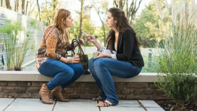 Gabriela De Vecchi (Banco Roela), la más puntual de las invitadas y la primera en responder las preguntas de Sole Huespe (IN).