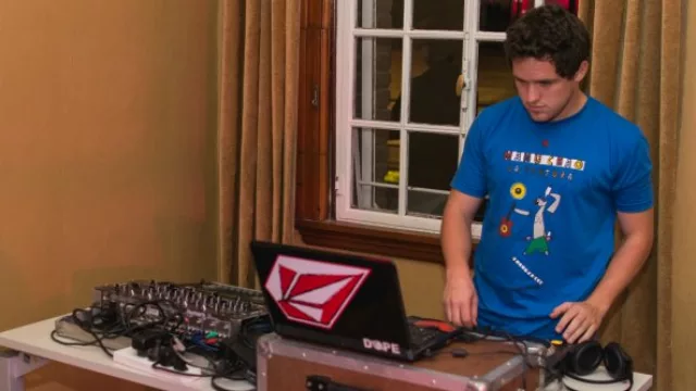 Rogelio fue el encargado de musicalizar la tarde.