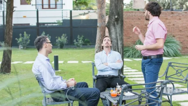 Horacio Bruera y Marcos Masserini (Carranza Torres & Asociados) atentos  los comentarios de Luciano Lorenzoni (Proaco).