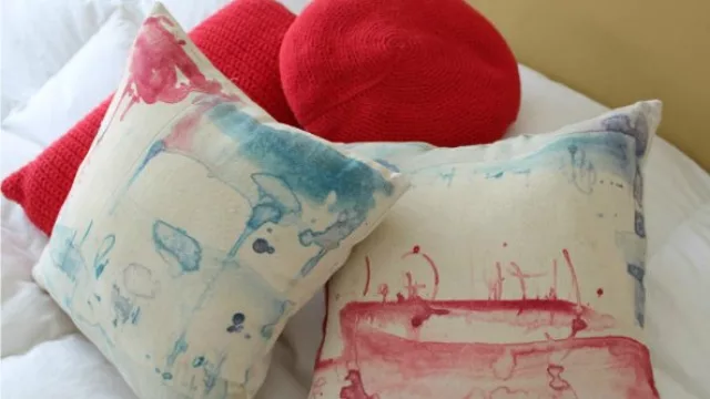Almohadas acuareladas, ninguna es igual a la otra.