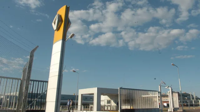 Anunciarán esta tarde millonaria inversión de Renault,Nissan y Mercedes-Benz