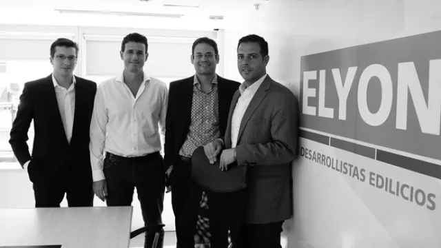El equipo de Grupo Elyon