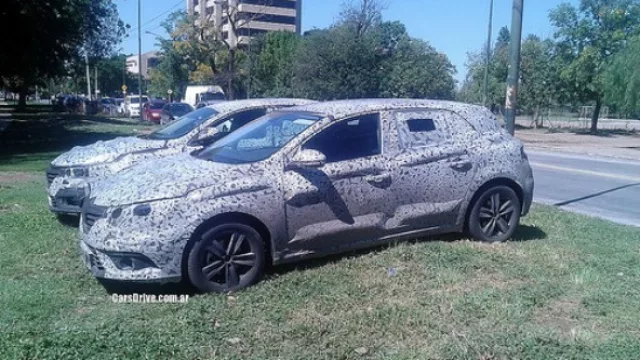 Modelitos nuevos de Renault pasearon por Córdoba