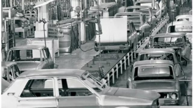 Las carrocerías del R12, R6 y R4.