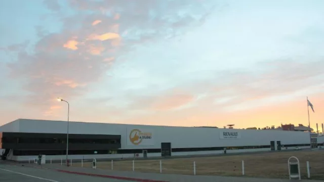 La fábrica, esta vez de frente.