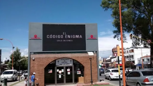 Av. San martin e Yrigoyen  (Carlos Paz) - 3 x 5 metros (funcionando).