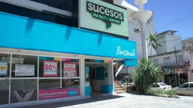 Av. Libertad Esquina Alvear (Carlos Paz) - 3 x 4 metros (funcionando).