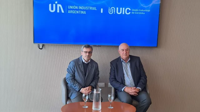 El que no llora… UIC y UIA muestran sus heridas: la industria pierde 50.000 empleos y vende hasta 30% menos