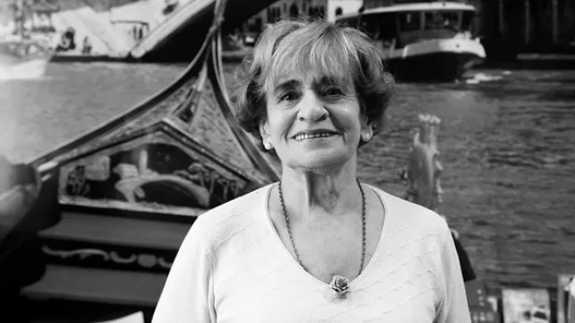 Stella Vojel, vendedora.