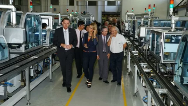 Giorgi vino en “modo mute” a inaugurar una planta que funciona hace casi un año