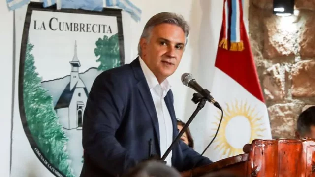 Llaryora anunció fondos para obra de distribución del gas natural en La Cumbrecita