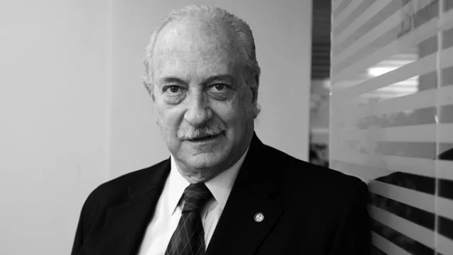 Jorge Simonelli, director.