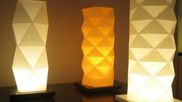 Lámparas de pie de origami disponibles en MercadoLibre a $ 390.