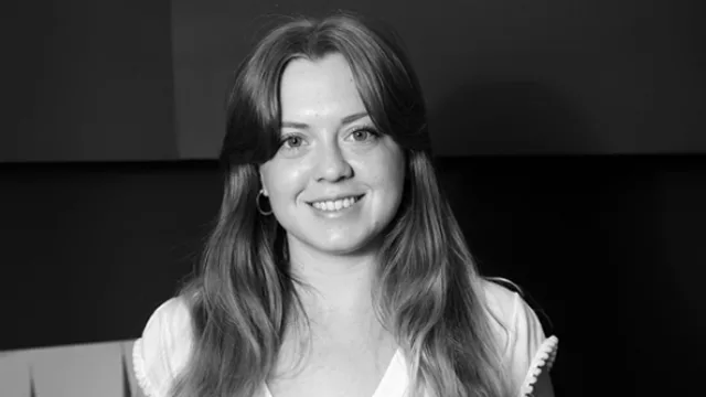 Paula Ferrero, Ventas.